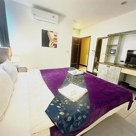 The Shades Hotel 50 Meter Beach Front Patong Exterior photo