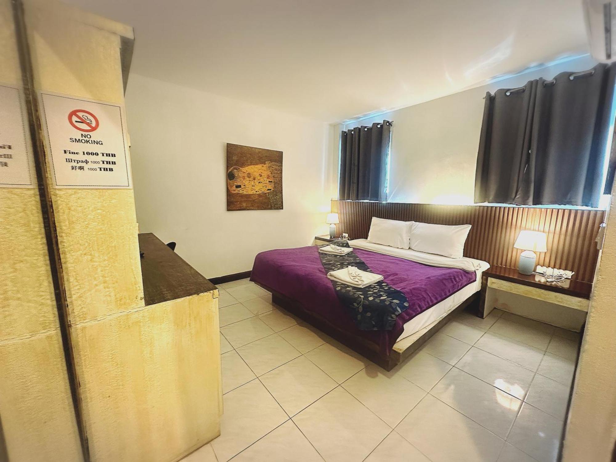 The Shades Hotel 50 Meter Beach Front Patong Exterior photo