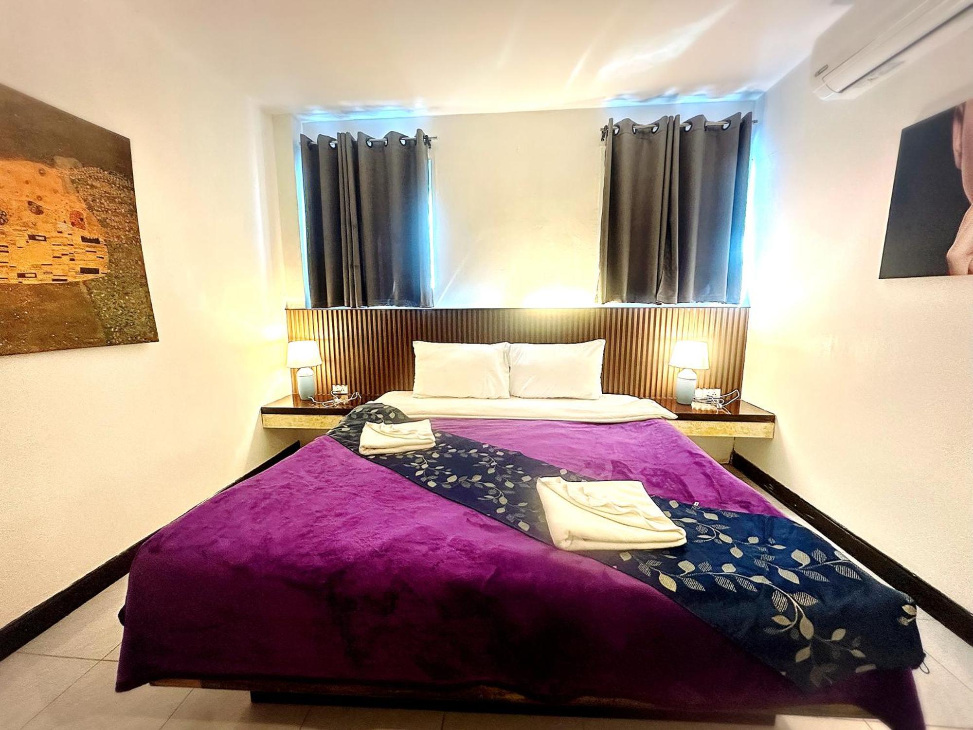 The Shades Hotel 50 Meter Beach Front Patong Exterior photo