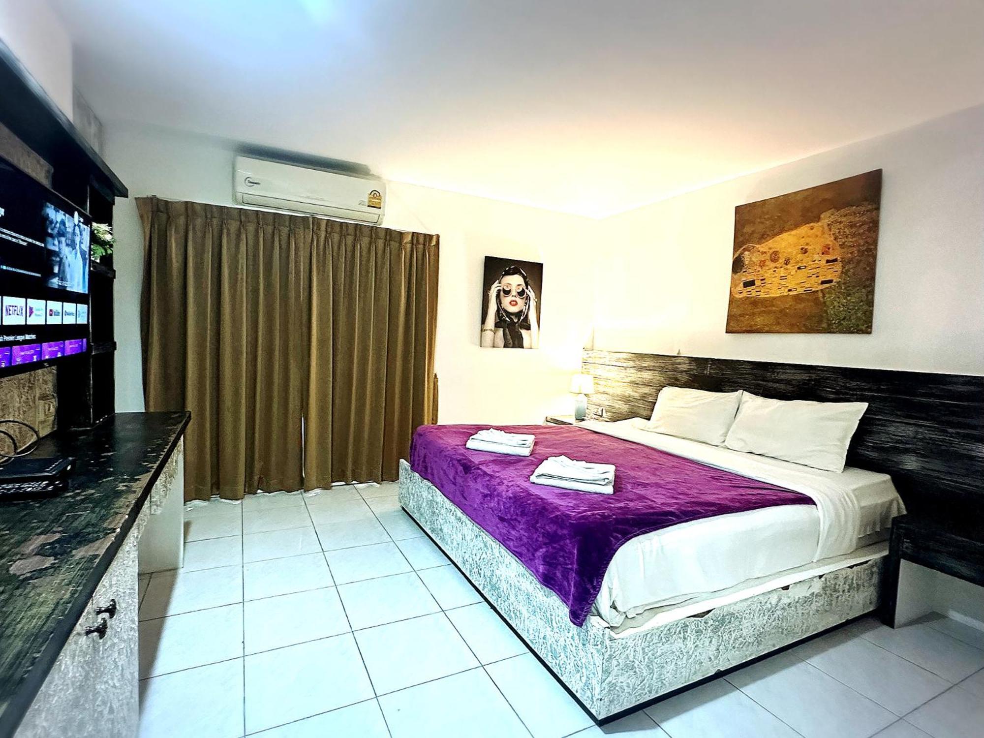 The Shades Hotel 50 Meter Beach Front Patong Exterior photo
